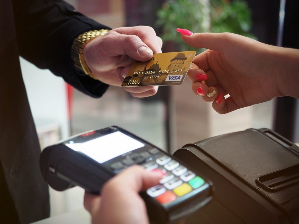Cómo Usar una Tarjeta de Crédito